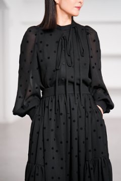 【9月中旬-9月末デリバリー予定】Rosie Mink Dot (全2色)画像