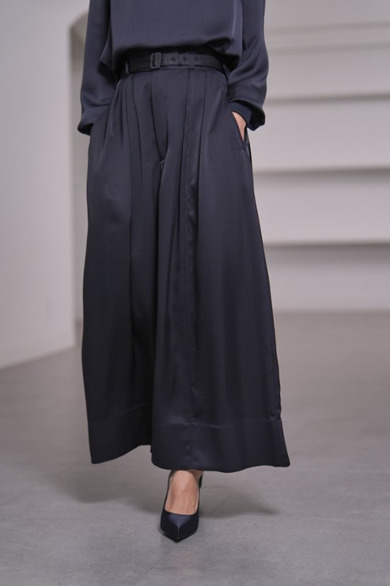 Fred Satin Navy画像