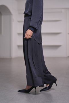 Fred Satin Navy画像