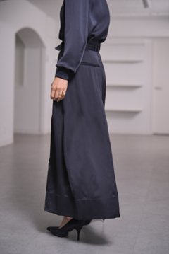 Fred Satin Navy画像