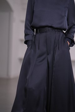 Fred Satin Navy画像