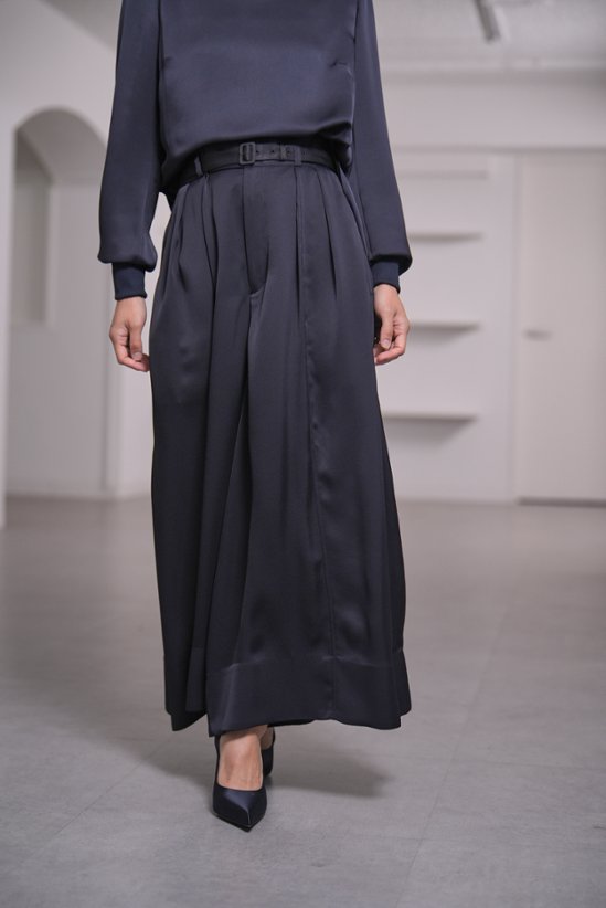 Fred Satin Navy画像