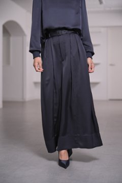 Fred Satin Navy画像
