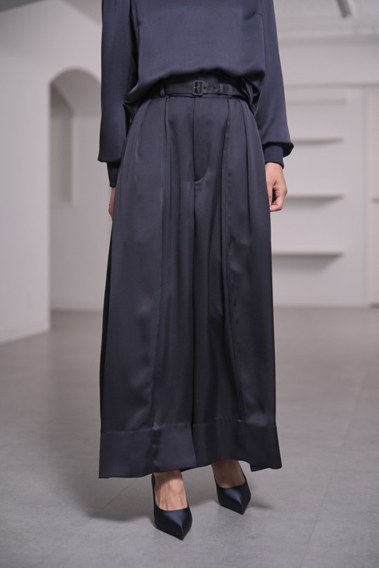 Fred Satin Navy画像