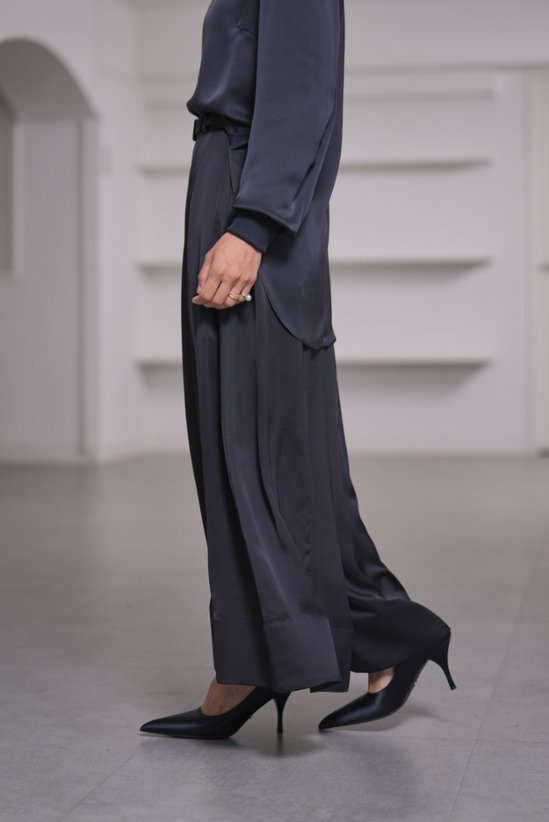 Fred Satin Navy画像