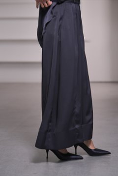 Fred Satin Navy画像