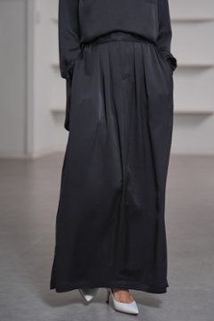 Lucia Satin Blackの画像