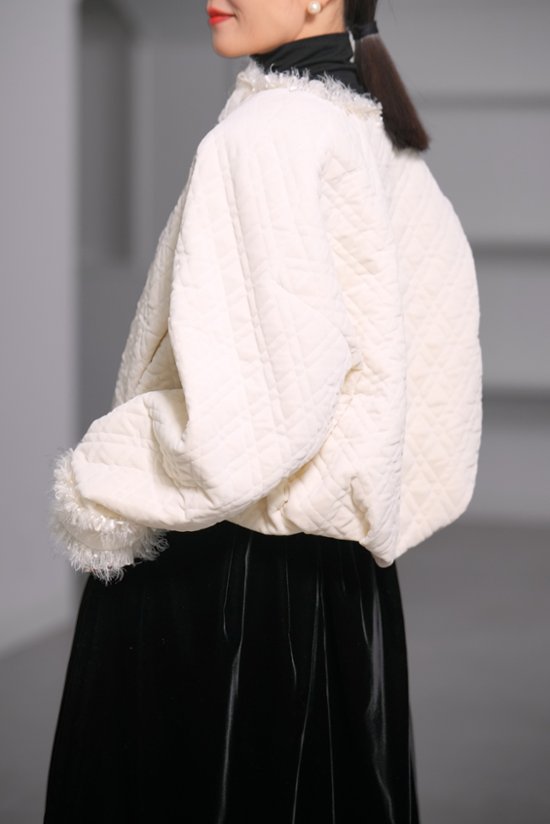【11月中旬-11月末デリバリー予定】Neri Velvet Quilt Off White画像