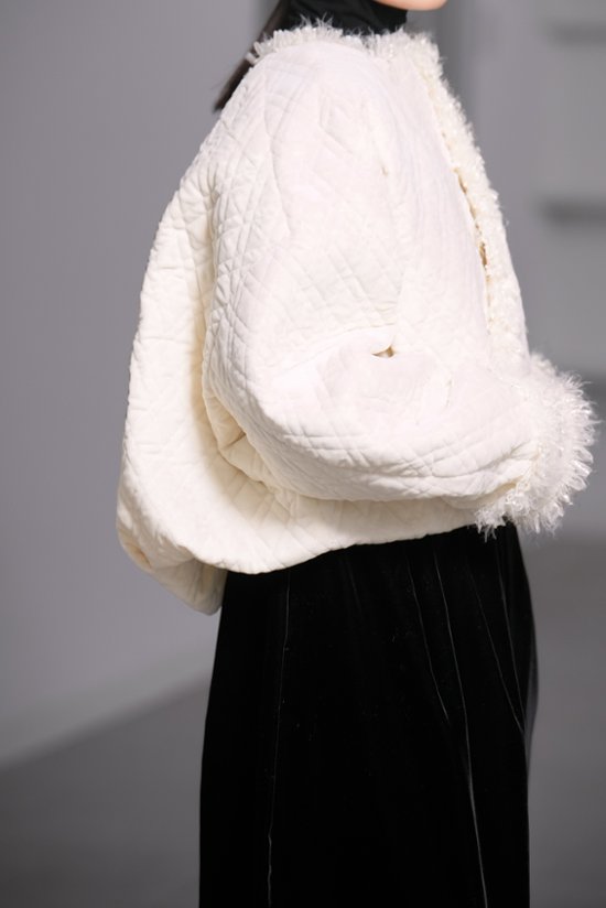 【11月中旬-11月末デリバリー予定】Neri Velvet Quilt Off White画像
