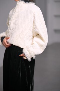【11月中旬-11月末デリバリー予定】Neri Velvet Quilt Off White画像