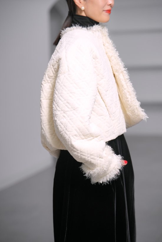 【11月中旬-11月末デリバリー予定】Neri Velvet Quilt Off White画像