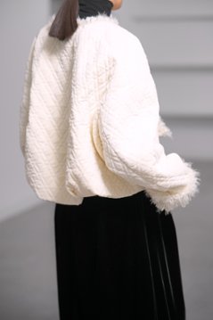 【11月中旬-11月末デリバリー予定】Neri Velvet Quilt Off White画像