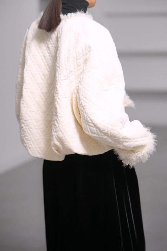 【11月中旬-11月末デリバリー予定】Neri Velvet Quilt Off White画像