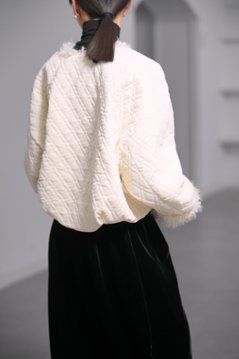 【11月中旬-11月末デリバリー予定】Neri Velvet Quilt Off White画像