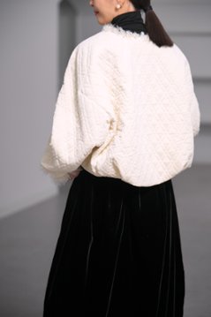 【11月中旬-11月末デリバリー予定】Neri Velvet Quilt Off White画像