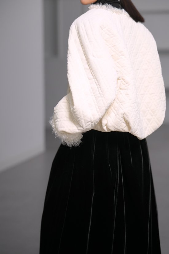 【11月中旬-11月末デリバリー予定】Neri Velvet Quilt Off White画像