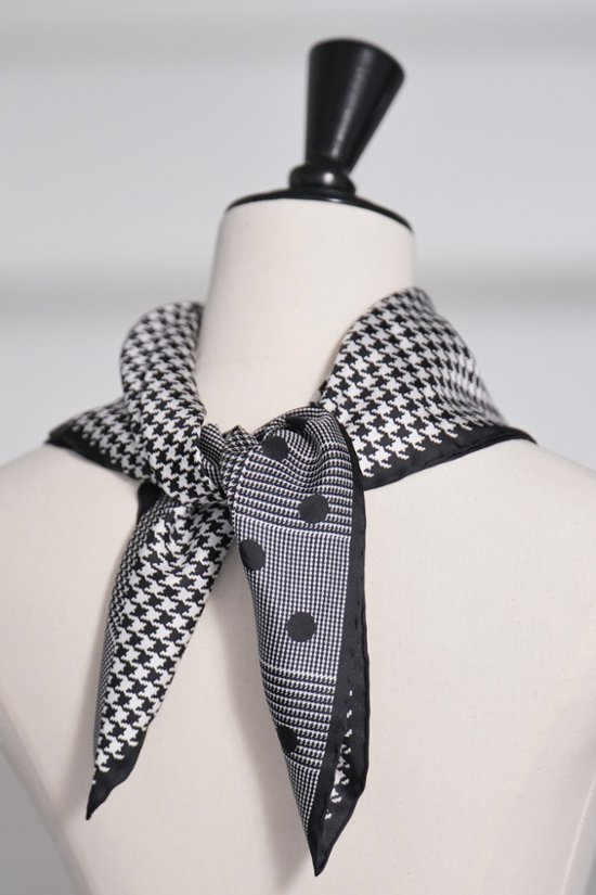 Tanya Houndstooth Polka画像