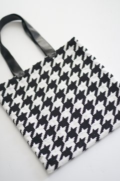 Milo Houndstoothの画像