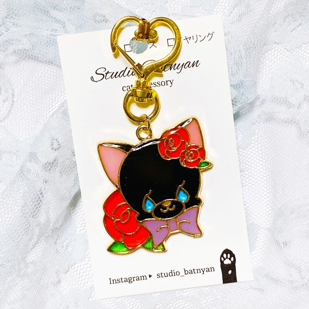 黒猫と桜のレジンキーホルダー｜創作品モール あるる
