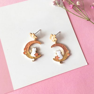 三日月*猫さくらピアスの画像