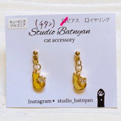 輝く猫ちゃんピアス*ゴールドの画像