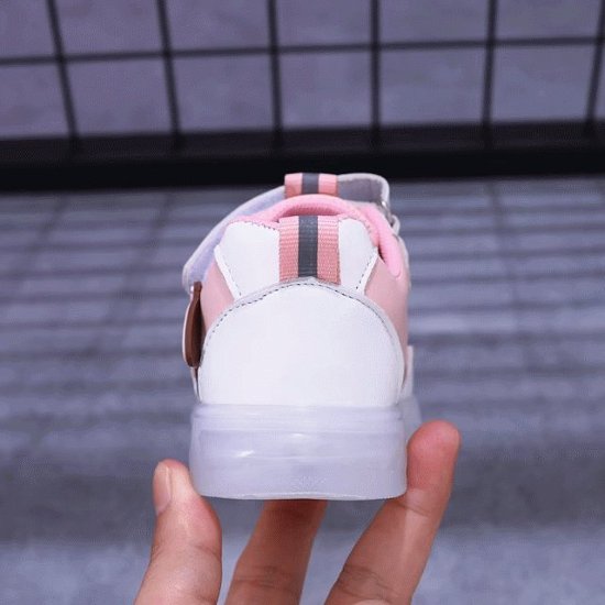 クロミちゃん マイメロディ ハローキティ LEDライト付き 光る靴 スニーカー 女の子用 ピンク パープル 2色 通園 通学 ジョギング 13-18cm画像