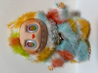 POP MART LABUBU レインボー ぬいぐるみ キーホルダー付き 17cmの画像