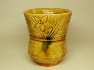黄瀬戸ビアカップ（水仙）桐箱付きの画像