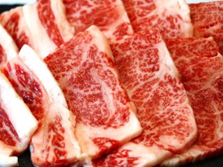 ［送料無料］総重量2.0kg 「焼肉・バーベキューセット」 米沢牛(バラ カルビ) 米澤豚一番育ち(カルビ) 米澤豚一番育ち(トントロ) やまがた最上どり 各500g ※弊社焼肉店の特性タレ付き画像