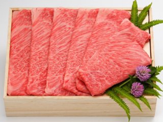 【お中元】 米沢牛 肩ロース (しゃぶしゃぶ用) / 赤身と脂身のバランスが良い部位です。の画像