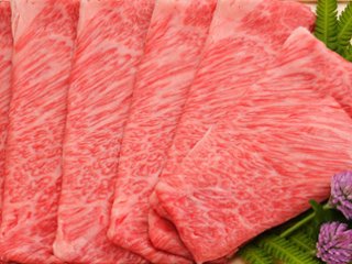 お歳暮ギフト 【早割】 米沢牛 肩ロース (しゃぶしゃぶ用) / ギフト包装でお送りします。の画像