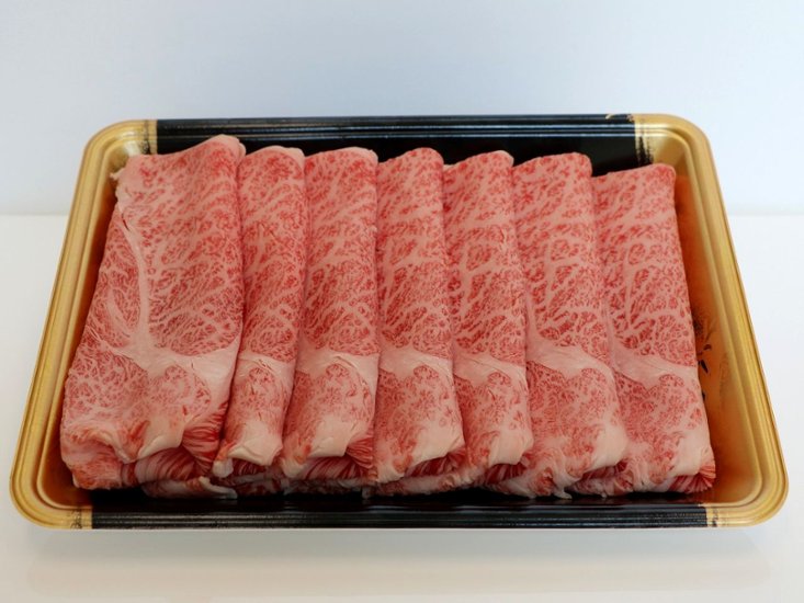 お歳暮ギフト 【早割】 米沢牛 肩ロース (すき焼き用) / ギフト包装でお送りします。画像