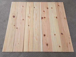 【0-5K-節穴あり】 杉足場板（新品） 5mm厚／基本仕上げ(1面磨き) [節穴あり]　厚5×幅135×長さ910mm　10枚入/セット（1.228平米）画像