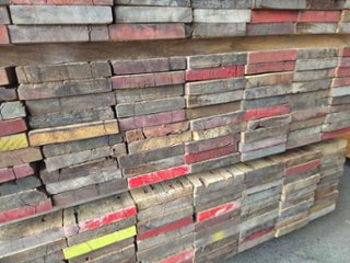 【パレット材-南洋材】 パレット(古材) 20mm厚／基本仕上げ（2面磨き）／ 厚20×幅110〜120×長さ1100mm 10枚入/セット（1.32平米）【数量限定品】画像
