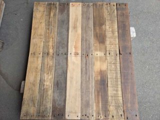 【パレット材-南洋材】 パレット(古材) 20mm厚／基本仕上げ（2面磨き）／ 厚20×幅110〜120×長さ1100mm 10枚入/セット（1.32平米）【数量限定品】画像