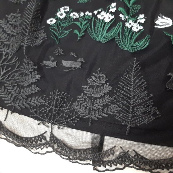 SUPER HAKKA「花舞う森辺刺繍チュールレース×コットンタイプライターギャザースカート」 F画像
