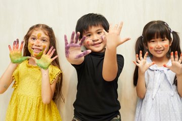 【白アヒルの木製踏み台】 2段 子供用 ステップ 踏み台 ローチェア ニュージーランドパイン 無垢材 オスモオイル仕上げ F☆☆☆☆ [手洗い/トイレトレーニング/お受験/ギフト]画像