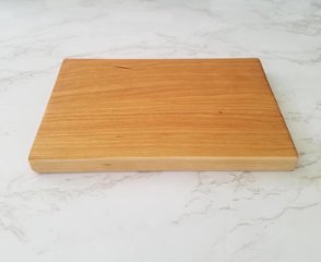 【ハンドメイド】チェリー材のサービング＆カッティングボードちょっと使いに便利。チェリー材のミニまな板 / サービングボード画像