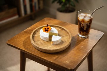 小さなオーク材の丸皿、円形トレイ、朝食トレイ、コーヒーテーブルトレイ　おもてなし　ディナートレイ19㎝の画像