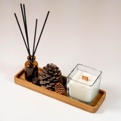 ジュエリー、鍵、時計、メガネ、ペン用の木製デスクトレイ。モダンなデザイン。ギフト用オフィスデスクアクセサリー画像
