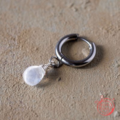 お守りピアス 天然石 レインボームーンストーン【癒し・直感力・インスピレーション】の画像