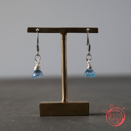 お守りピアス 天然石 スイスブルートパーズ【直感力・人間関係・前向き】画像