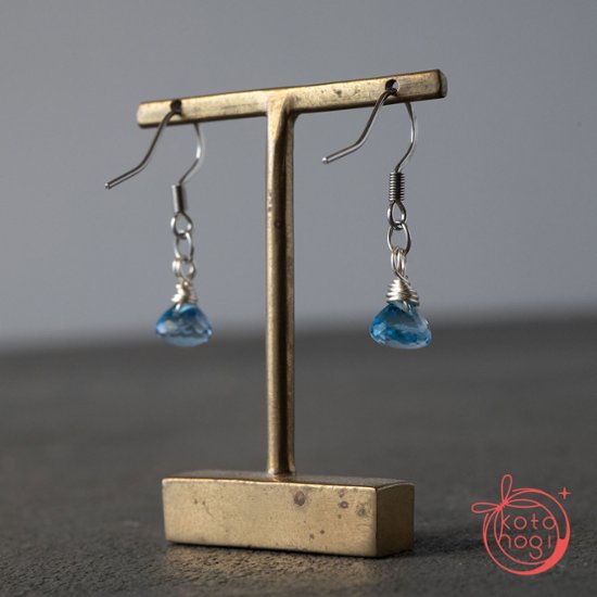 お守りピアス 天然石 スイスブルートパーズ【直感力・人間関係・前向き】画像