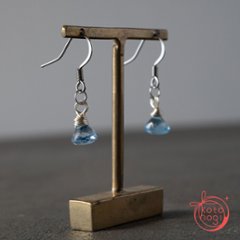 お守りピアス 天然石 スイスブルートパーズ【直感力・人間関係・前向き】画像