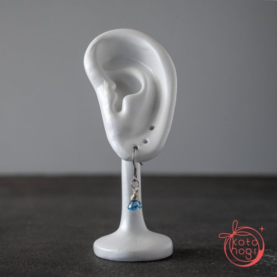 お守りピアス 天然石 スイスブルートパーズ【直感力・人間関係・前向き】画像