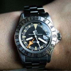 【WMT WATCH 】EB0010PG  / Pixel Art Series / Green - Label / Shipping Date - Early Of May 2026の画像