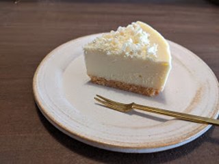 ミニサイズ ホワイトチョコのレアチーズケーキ12㎝）画像