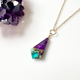 「風を受けて」カイトシェイプのペンダントヘッド　ブルーパープルコッパー 14kgfの画像