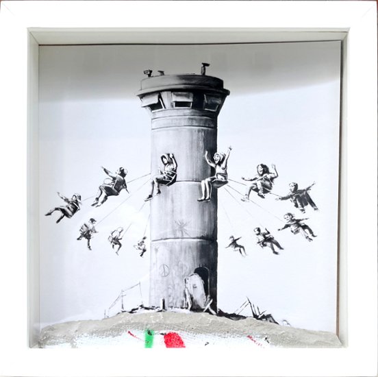 Banksy  THE WALLED OFF HOTEL BOX SET画像