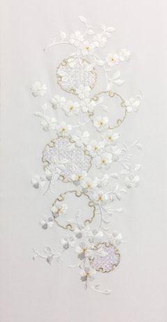 刺繍［白・パール］雪輪蔓桜柄半衿画像